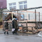 Żywa szopka przy Szkole Podstawowej im. Stefana Żeromskiego w Brynicy / Marzena Mąkosa / Radio Kielce