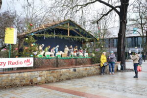 Szopka bożonarodzeniowa przy ulicy Sienkiewicza / Marzena Mąkosa / Radio Kielce