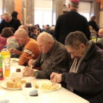 Wigilia Caritas - by nikt nie czuł się samotny / Marzena Mąkosa / Radio Kielce