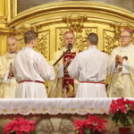 Msza święta w kieleckiej Katedrze. Na zdjęciu biskup Jan Piotrowski  / Marzena Mąkosa / Radio Kielce