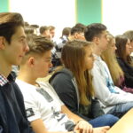 Naukowcy Akademii Górniczo-Hutniczej w opatowskim liceum / Emilia Sitarska / Radio Kielce