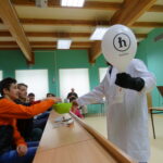 Naukowcy Akademii Górniczo-Hutniczej w opatowskim liceum / Emilia Sitarska / Radio Kielce