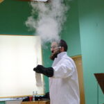 Naukowcy Akademii Górniczo-Hutniczej w opatowskim liceum / Emilia Sitarska / Radio Kielce