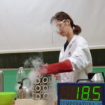 Naukowcy Akademii Górniczo-Hutniczej w opatowskim liceum / Emilia Sitarska / Radio Kielce