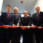 Baćkowice. Otwarcie Domu Pomocy Społecznej. Od lewej Bartłomiej Dorywalski - wicewojewoda świętokrzyski, Cezary Słowik - dyrektor DPS-u, Marian Partyka - wójt Baćkowic, Marek Jońca - członek zarządu województwa / Emilia Sitarska / Radio Kielce