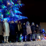 Mieszkańcy powiatu opatowskiego nagrali własną wersję świątecznej piosenki „Przekażmy sobie znak pokoju” / archiwum