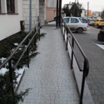 Pińczów. Budynek starostwa powiatowego bez barier architektonicznych / Marta Gajda / Radio Kielce