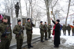 Odsłonięcie pomnika Żołnierza Polskiego przy ul. Parkowej / Emilia Sitarska / Radio Kielce