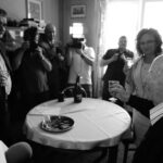 24.8.2016 Kielce. Henryk Dłużewski ma 100 lat, z tej okazji odwiedzili go Agata Wojtyszek - wojewoda świętokrzyski i Wojciech Lubawski - prezydent Kielc / Radio Kielce