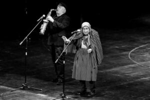 Koncert w Kieleckim Centrum Kultury. Na zdjęciu po prawej: Bronisław Opałko / Radio Kielce / Radio Kielce