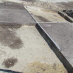 Odkrycia archeologów przy przy drodze wojewódzkiej 767 na odcinku Pińczów - Pasturka. Wypełnisko chaty, pierwsze stulecie naszej ery / Muzeum Regionalne w Pińczowie