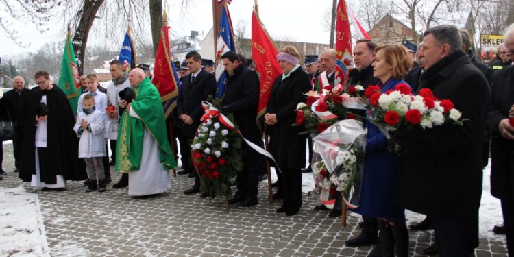 Uroczystości ku czci powstańców styczniowych / Grażyna Szlęzak-Wójcik / Radio Kielce