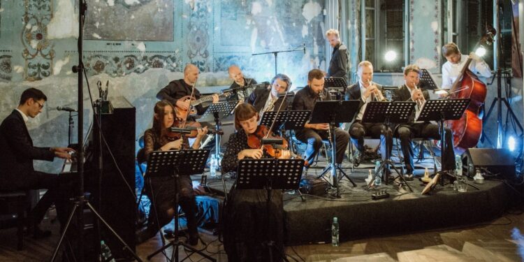 Mała Orkiestra Dancingowa / Michał Ramus / Muzeum Ludowych Instrumentów Muzycznych w Szydłowcu / facebook