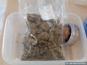 Narkotyki znalezione u zatrzymanych mężczyzn / świętokrzyska policja