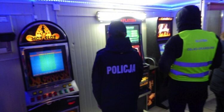 Nielegalny salon hazardowy / świętokrzyska policja