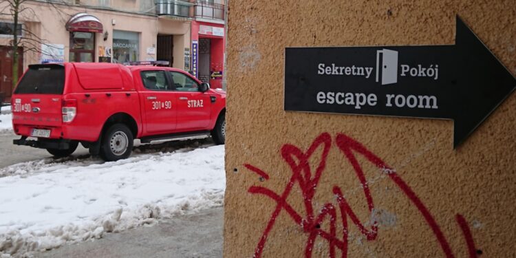 Kontrola escape roomu przy ulicy Sienkiewicza / Michał Kita / Radio Kielce