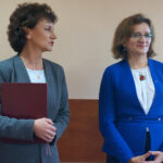 Jędrzejów. Dzień Ratownictwa Medycznego. Marta Solnica - dyrektor Świętokrzyskiego Centrum Ratownictwa Medycznego i Transportu Sanitarnego w Kielcach, Agata Wojtyszek - wojewoda świętokrzyski / Ewa Pociejowska-Gawęda / Radio Kielce