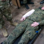 Zajęcia z medycyny pola walki przeprowadzone przez amerykańskich żołnierzy na Bukówce / Marcin Różyc / Radio Kielce