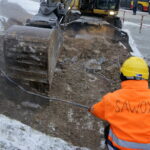 Ulica bpa Jaworskiego. Awaria sieci ciepłowniczej / Kamil Król / Radio Kielce