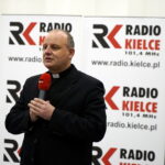 Kielce. Podsumowanie akcji "Choinka pod choinkę". Ks. Krzysztof Banasik - zastępca dyrektora Caritas Diecezji Kieleckiej / Radio Kielce
