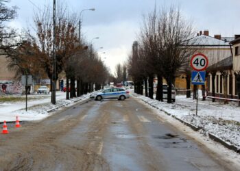 Skarżysko. Przejście dla pieszych w okolicach którego taksówka potrąciła 60-letnią kobietę / KPP w Skarżysku