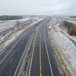 Nowy odcinek "siódemki".  Oznakowanie poziome drogi w okolicy miejscowości Podchojny / Jarosław Kubalski / Radio Kielce