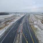 Nowy odcinek "siódemki".  Oznakowanie poziome drogi w okolicy miejscowości Podchojny / Jarosław Kubalski / Radio Kielce