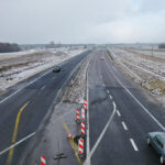 Nowy odcinek "siódemki".  Oznakowanie poziome drogi w okolicy miejscowości Podchojny / Jarosław Kubalski / Radio Kielce