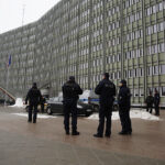 Alarm bombowy w ŚUW. Ewakuacja urzędu / Aneta Cielibała-Gil / Radio Kielce