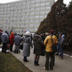 Alarm bombowy w ŚUW. Ewakuacja urzędu / Aneta Cielibała-Gil / Radio Kielce