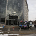 Kielce. Alarmy bombowe. Ewakuacja Drugiego Urzędu Skarbowego przy ulicy Częstochowskiej / Jarosław Kubalski / Radio Kielce