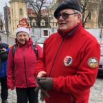 Noworoczny Złaz po Górach Pieprzowych. Na zdjęciu od prawej przewodnik PTTK Marek Juszczyk / Grażyna Szlęzak-Wójcik / Radio Kielce