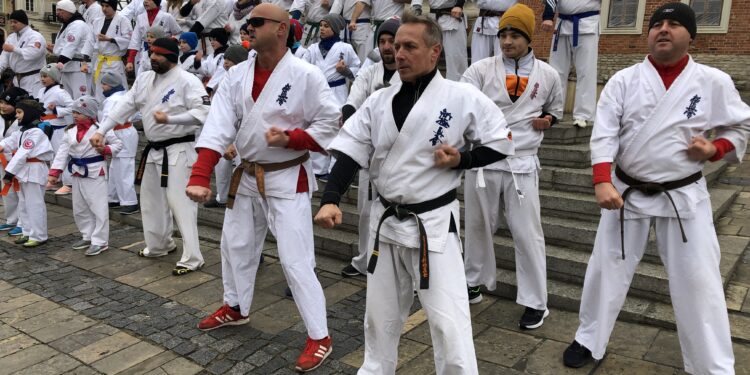 Noworoczny trening klubu karate / Grażyna Szlęzak-Wójcik / Radio Kielce