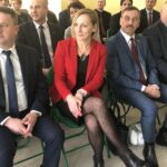 Otwarcie rozbudowanego przedszkola. Na zdjęciu od lewej: burmistrz Staszowa Leszek Kopeć, wiceburmistrz Staszowa Ewa Kondek ,wiceprzewodniczący sejmiku województwa Marek Strzała i przewodniczący Rady Miasta Staszów Ireneusz Kwiecjasz / Grażyna Szlęzak-Wójcik / Radio Kielce