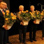 Pacanów. Uroczystości związane z przywróceniem praw miejskich. Na zdjęciu (od lewej): posłowie - Michał Cieślak, Krzysztof Lipiec, Bogdan Latosiński i Krystian Jarubas / Marta Gajda / Radio Kielce