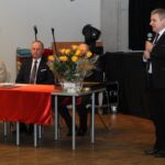 Pacanów. Uroczystości związane z przywróceniem praw miejskich. Przemawia poseł Bogdan Latosiński / Marta Gajda / Radio Kielce