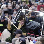 06.01.2018 Kielce. Orszaki Trzech Króli spotkały się na Placu Jana Pawła II / Jarosław Kubalski / Radio Kielce