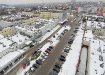 Kielce. Parking przy Świętokrzyskim Centrum Onkologii / Jarosław Kubalski / Radio Kielce