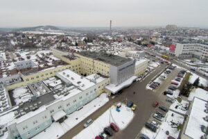 Kielce. Parking przy Świętokrzyskim Centrum Onkologii / Jarosław Kubalski / Radio Kielce