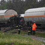 16.05.2018 Wólka Plebańska. Wykoleiła się cysterna kolejowa gazem propan - butan po zderzeniu z ciężarówką / Jarosław Kubalski / Radio Kielce