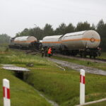 16.05.2018 Wólka Plebańska. Wykoleiła się cysterna kolejowa gazem propan - butan po zderzeniu z ciężarówką / Jarosław Kubalski / Radio Kielce