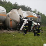 16.05.2018 Wólka Plebańska. Wykoleiła się cysterna kolejowa gazem propan - butan po zderzeniu z ciężarówką / Jarosław Kubalski / Radio Kielce