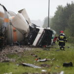 16.05.2018 Wólka Plebańska. Wykoleiła się cysterna kolejowa gazem propan - butan po zderzeniu z ciężarówką / Jarosław Kubalski / Radio Kielce