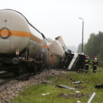 16.05.2018 Wólka Plebańska. Wykoleiła się cysterna kolejowa gazem propan - butan po zderzeniu z ciężarówką / Jarosław Kubalski / Radio Kielce