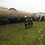 16.05.2018 Wólka Plebańska. Wykoleiła się cysterna kolejowa gazem propan - butan po zderzeniu z ciężarówką / Jarosław Kubalski / Radio Kielce