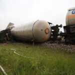 16.05.2018 Wólka Plebańska. Wykoleiła się cysterna kolejowa gazem propan - butan po zderzeniu z ciężarówką / Jarosław Kubalski / Radio Kielce