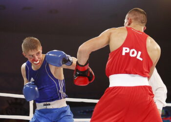 23.11.2018 Kielce. Mecz bokserski Polska - Rosja. Bartosz Gołębiewski i Aleksiej Semykin / Jarosław Kubalski / Radio Kielce