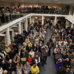 07.01.2019 Kielce. Wiesław Myśliwski spotkał się z czytelnikami w Wojewódzkiej Bibliotece Publicznej w ramach promocji swojej nowej książki "Ucho Igielne" / Jarosław Kubalski / Radio Kielce