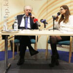 07.01.2019 Kielce. Wiesław Myśliwski spotkał się z czytelnikami w Wojewódzkiej Bibliotece Publicznej w ramach promocji swojej nowej książki "Ucho Igielne". Spotkanie prowadziła Karolina Wawer / Jarosław Kubalski / Radio Kielce