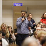 07.01.2019 Kielce. Wiesław Myśliwski spotkał się z czytelnikami w Wojewódzkiej Bibliotece Publicznej w ramach promocji swojej nowej książki "Ucho Igielne" / Jarosław Kubalski / Radio Kielce